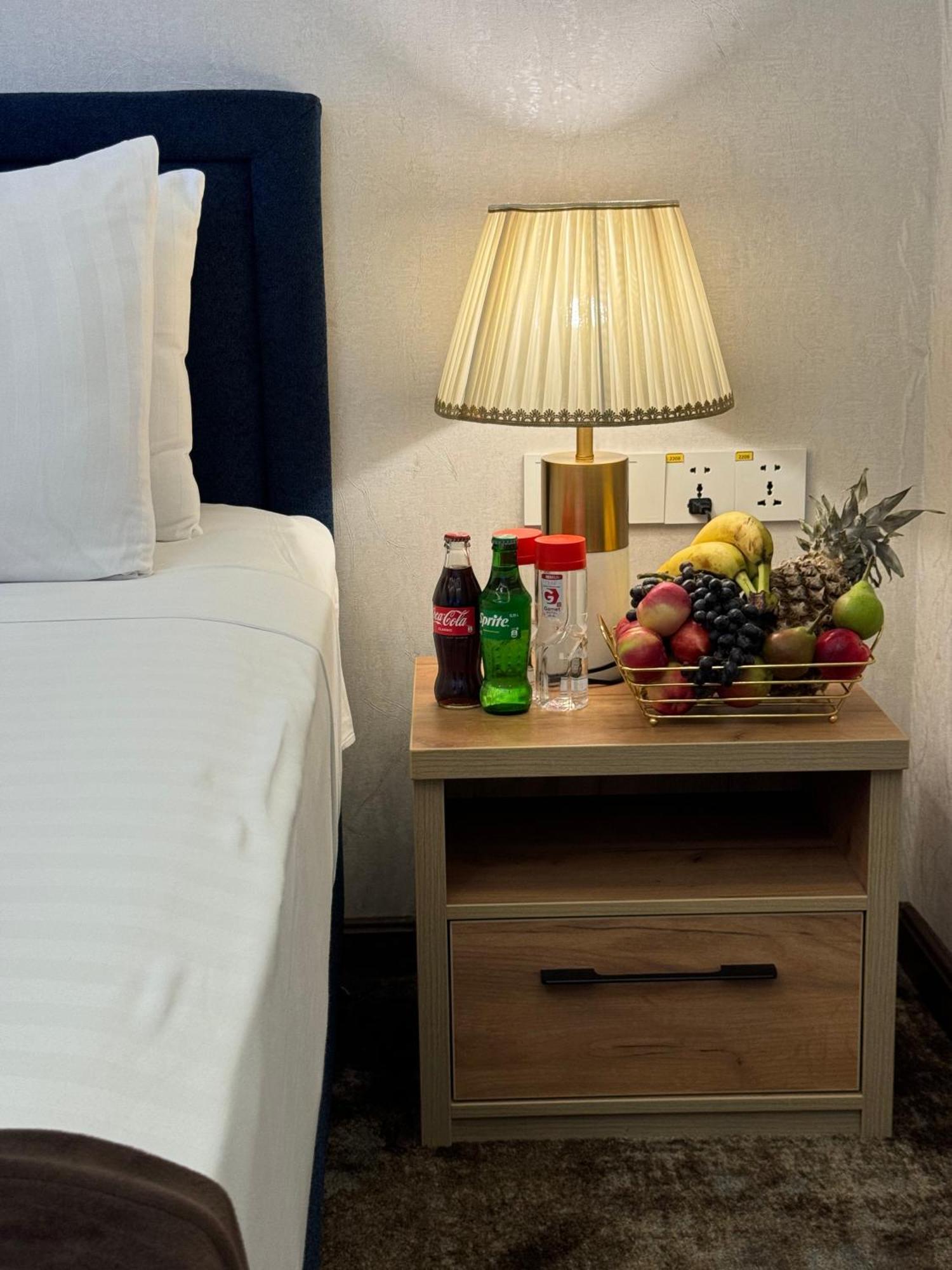Garnet Mir Hotel Tasjkent Eksteriør billede